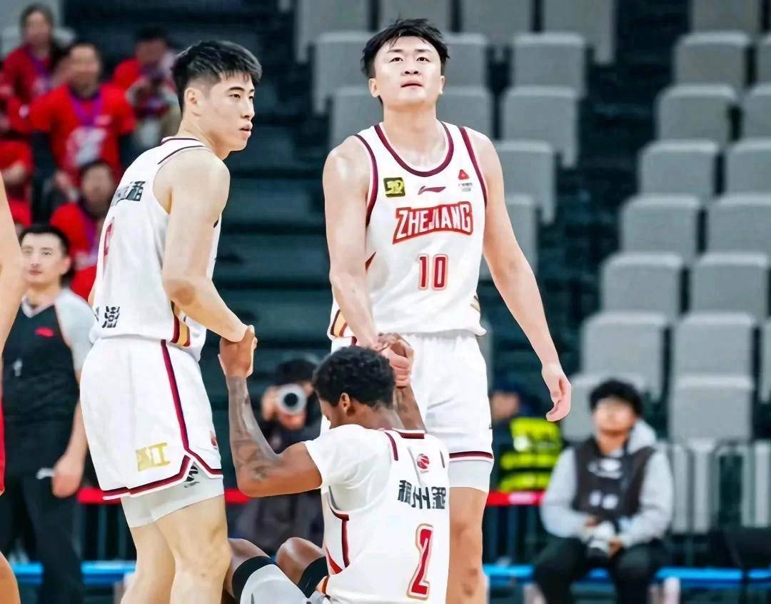 浙江队主力球员闪耀,协力击败对手 浙江队主力球员闪耀,协力击败对手