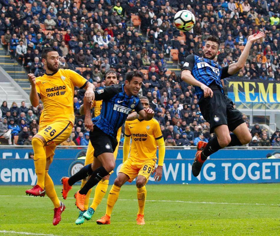 维罗纳坚守主场,击败强敌洛米纳 维罗纳坚守主场,击败强敌洛米纳