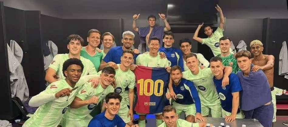 拜仁慕尼黑逆转阿贾克斯,莱万梅开二度的简单介绍 拜仁慕尼黑逆转阿贾克斯,莱万梅开二度的简单介绍