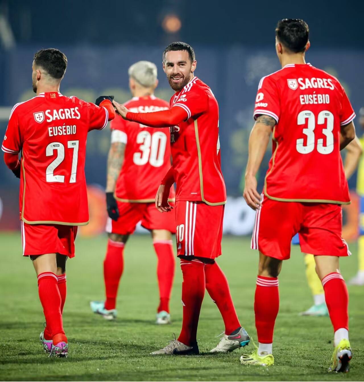 开云体育在线-关于危险的对手，致命的一击，比赛面临转折的信息