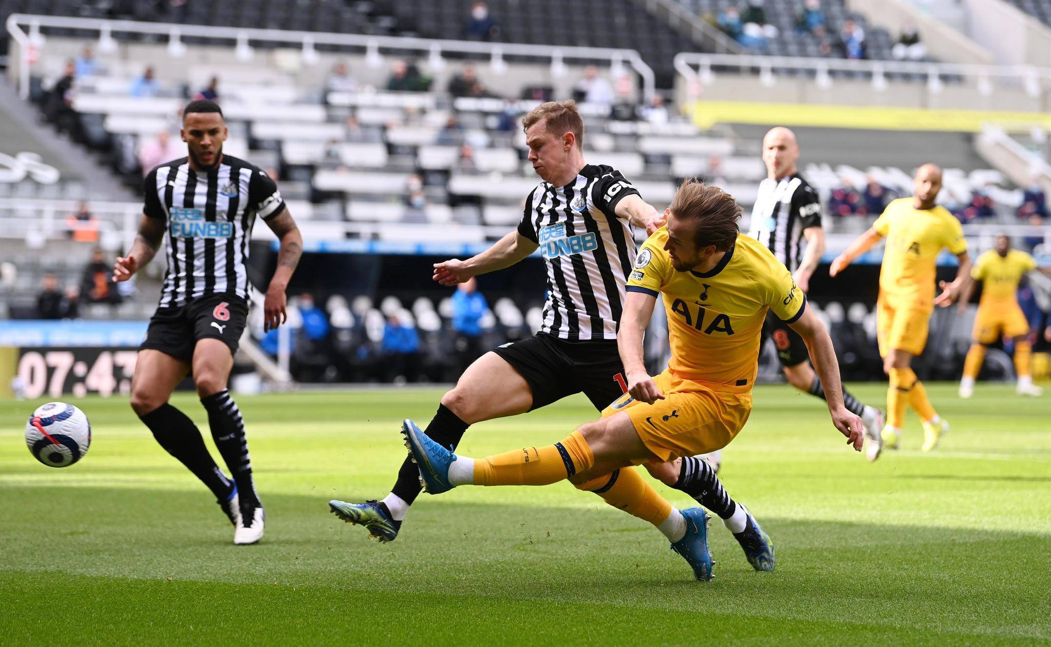 开云官网-包含西汉姆联新援在训练中展现球技的词条