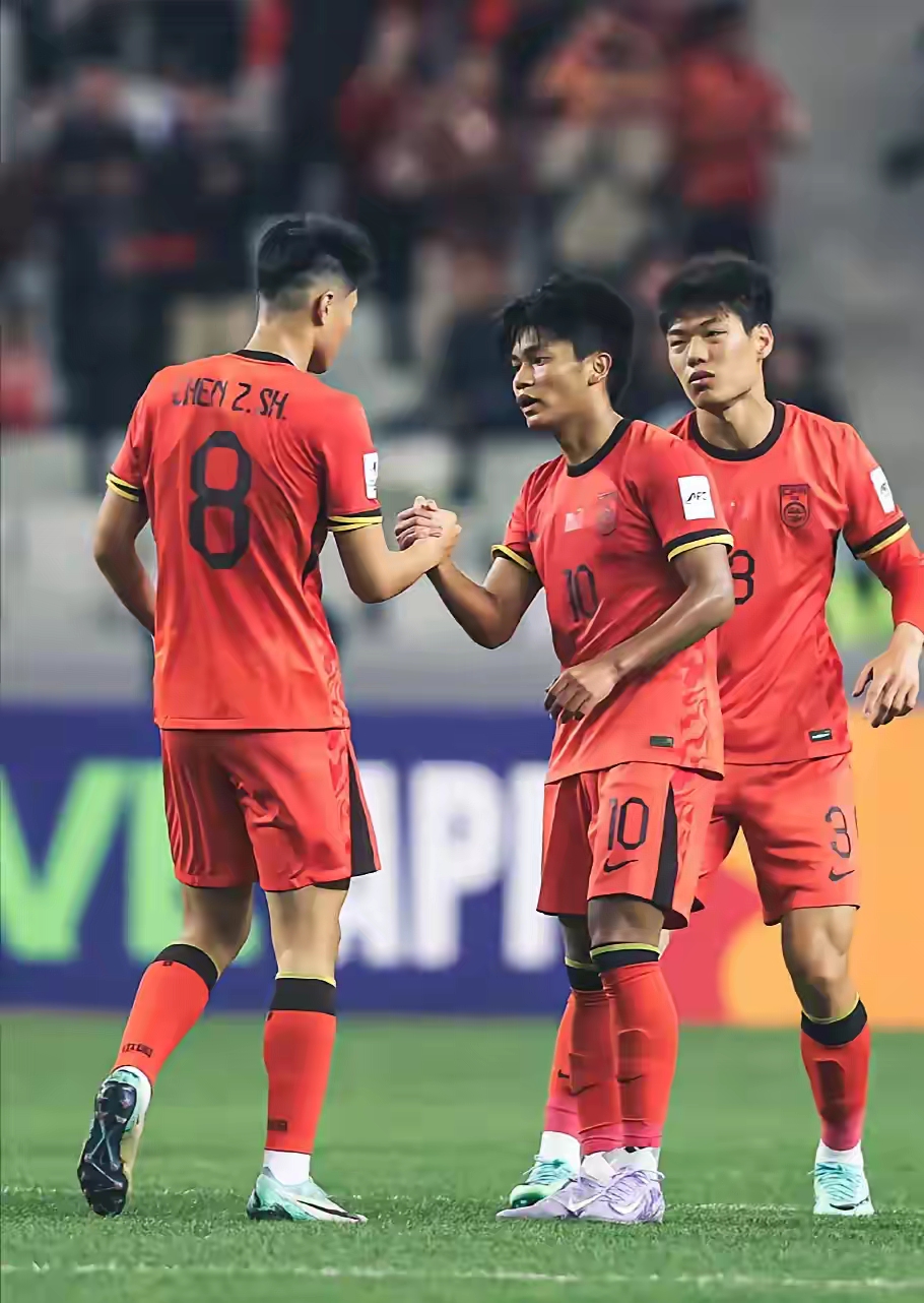 球员齐聚备战亚洲杯战火升腾的简单介绍 球员齐聚备战亚洲杯战火升腾的简单介绍