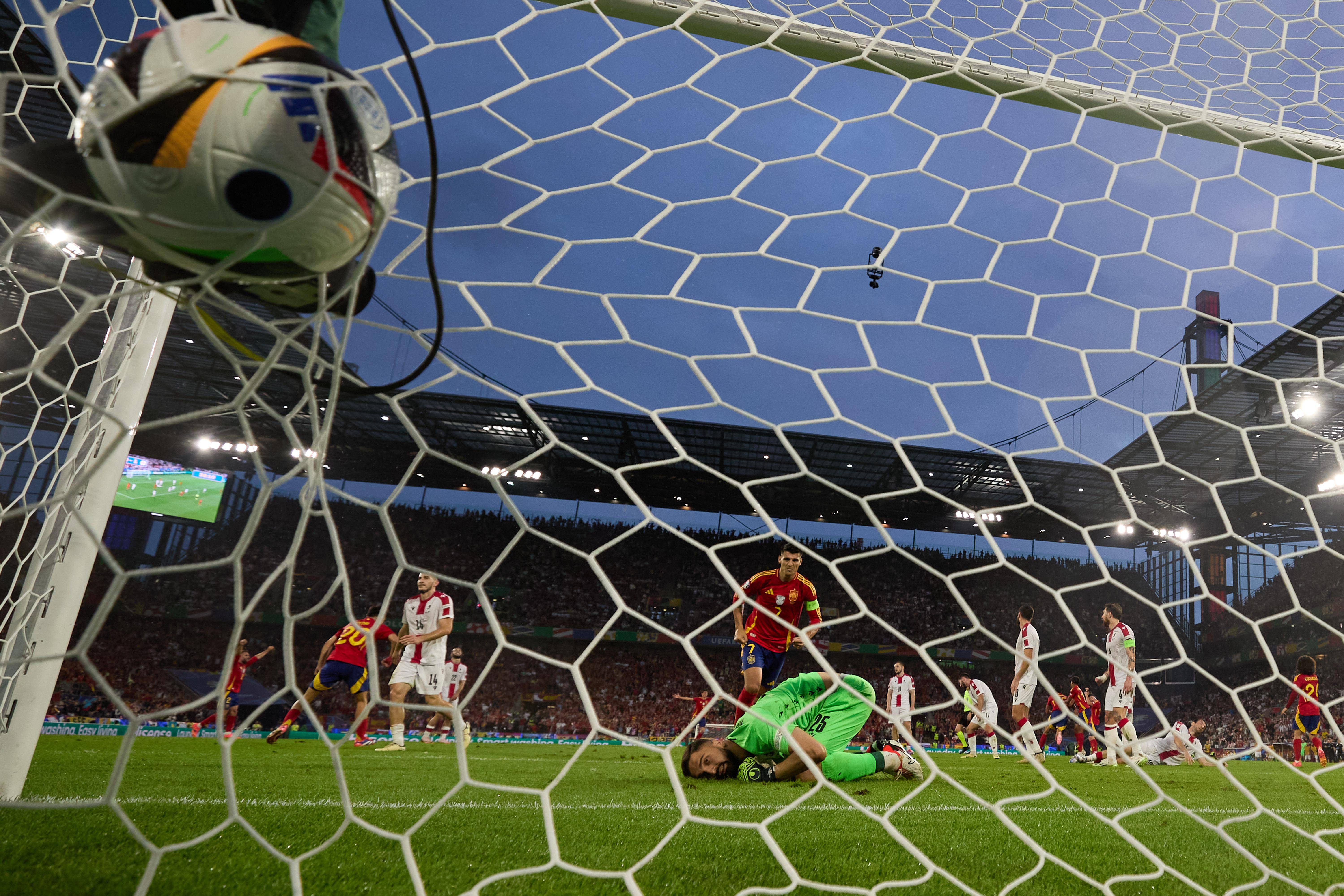 开云体育官网-足球全国锦标赛角逐激烈精彩纷呈