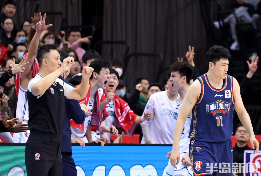 青海男篮客场胜利,迈向季后赛 青海男篮客场胜利,迈向季后赛