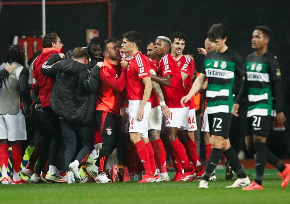 卡利亚里客场大败，球队陷入连败困境