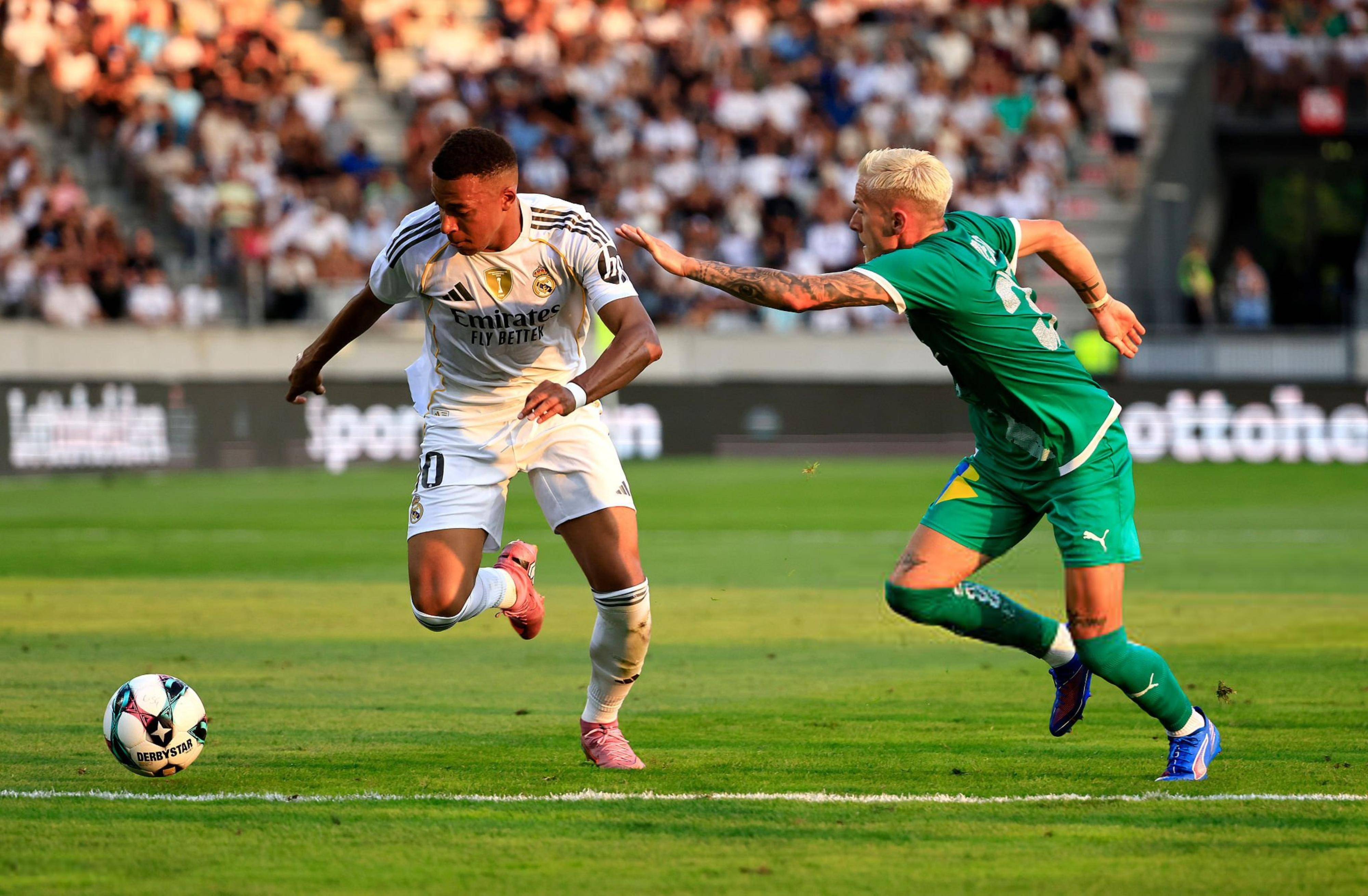 皇家马德里大胜晋级,成为热门 皇家马德里大胜晋级,成为热门