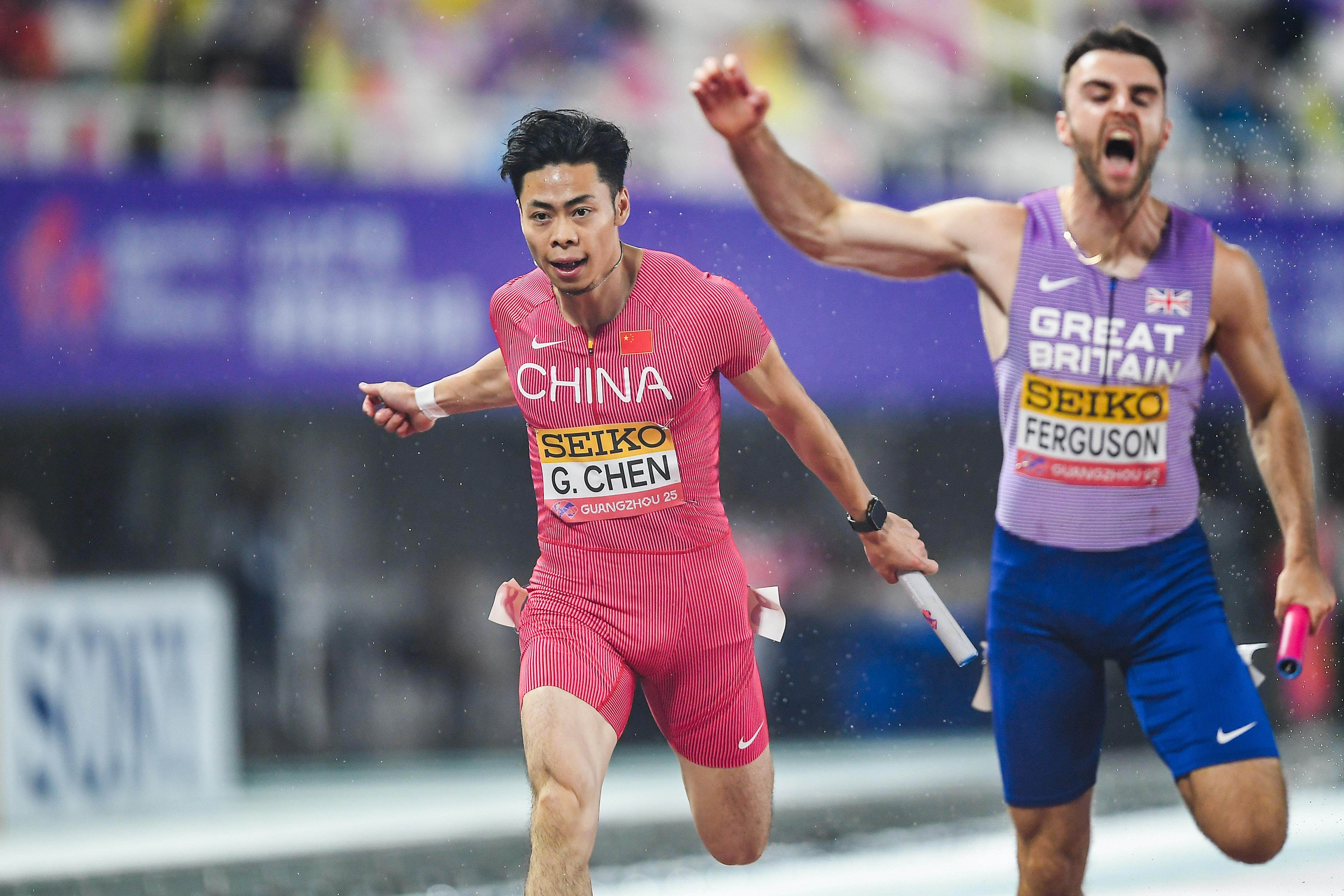 开云平台-田径比赛中多国选手奋力争先