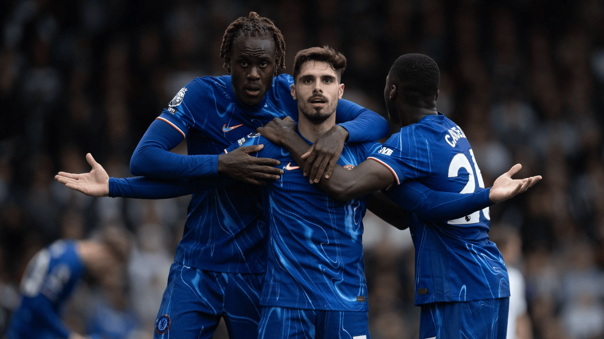 包含埃弗顿主场遭遇大逆转,球迷垂头丧气的词条 包含埃弗顿主场遭遇大逆转,球迷垂头丧气的词条