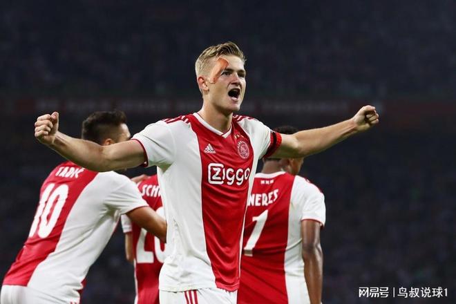 开云体育下载-阿贾克斯战平波尔图，晋级淘汰赛前景备受关注的简单介绍