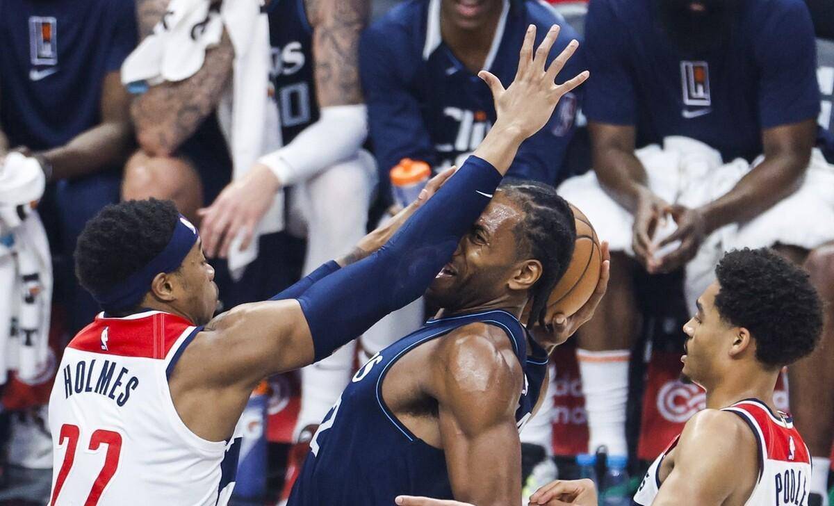 开云官网-包含快船赢得刺激胜利，小卡表现抢眼的词条