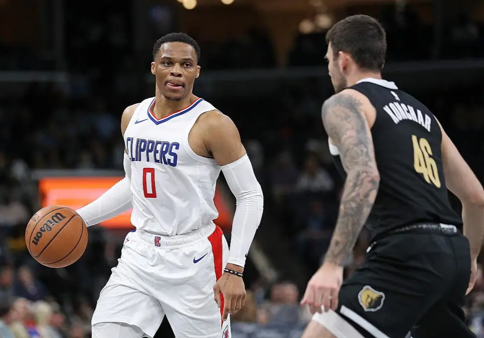 -关于快船客场胜灰熊，乔治全面发挥取得关键胜利的信息