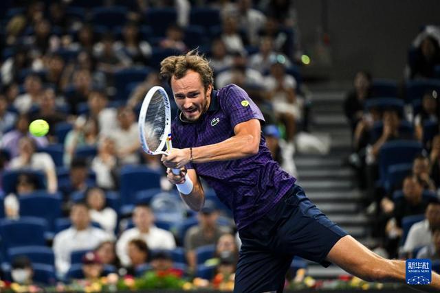 关于美国网球队力克日本网球队,梅德韦杰夫绝境逆转的信息 关于美国网球队力克日本网球队,梅德韦杰夫绝境逆转的信息