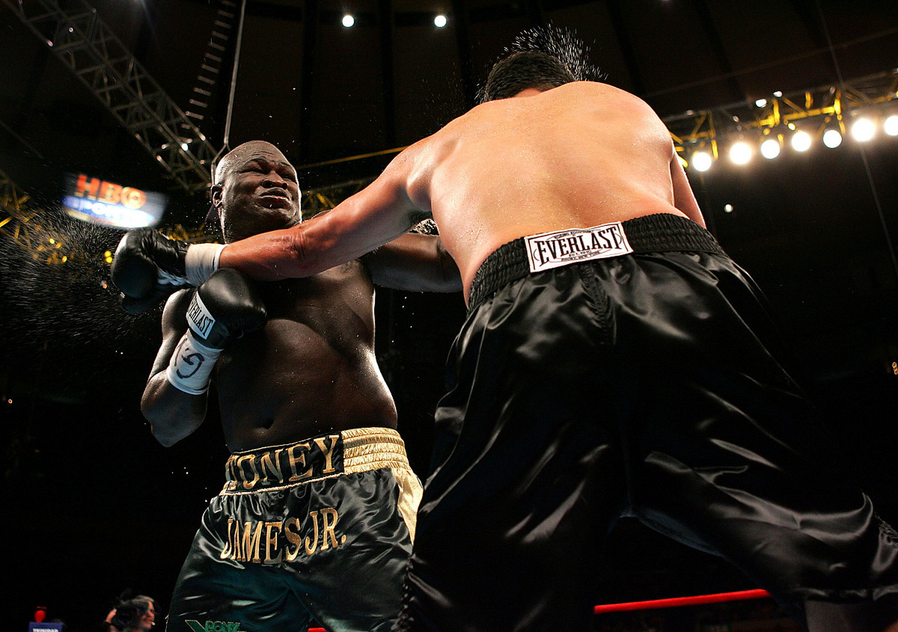 开云体育中国-球星爆发！拳击赛场再现神级操作的简单介绍