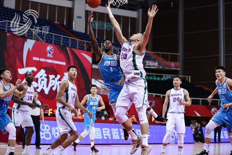 开云体育下载-深圳队横扫青岛队，陶汉林统治全场