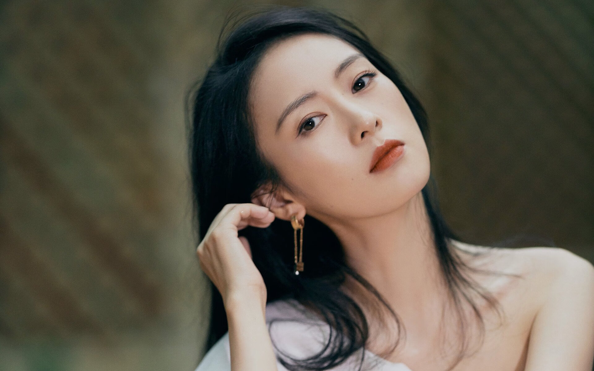 开云体育登录-乔治进攻端无人可挡，马刺防线被碾为齑粉的启示，是英雄主义，还是战术的悲哀？