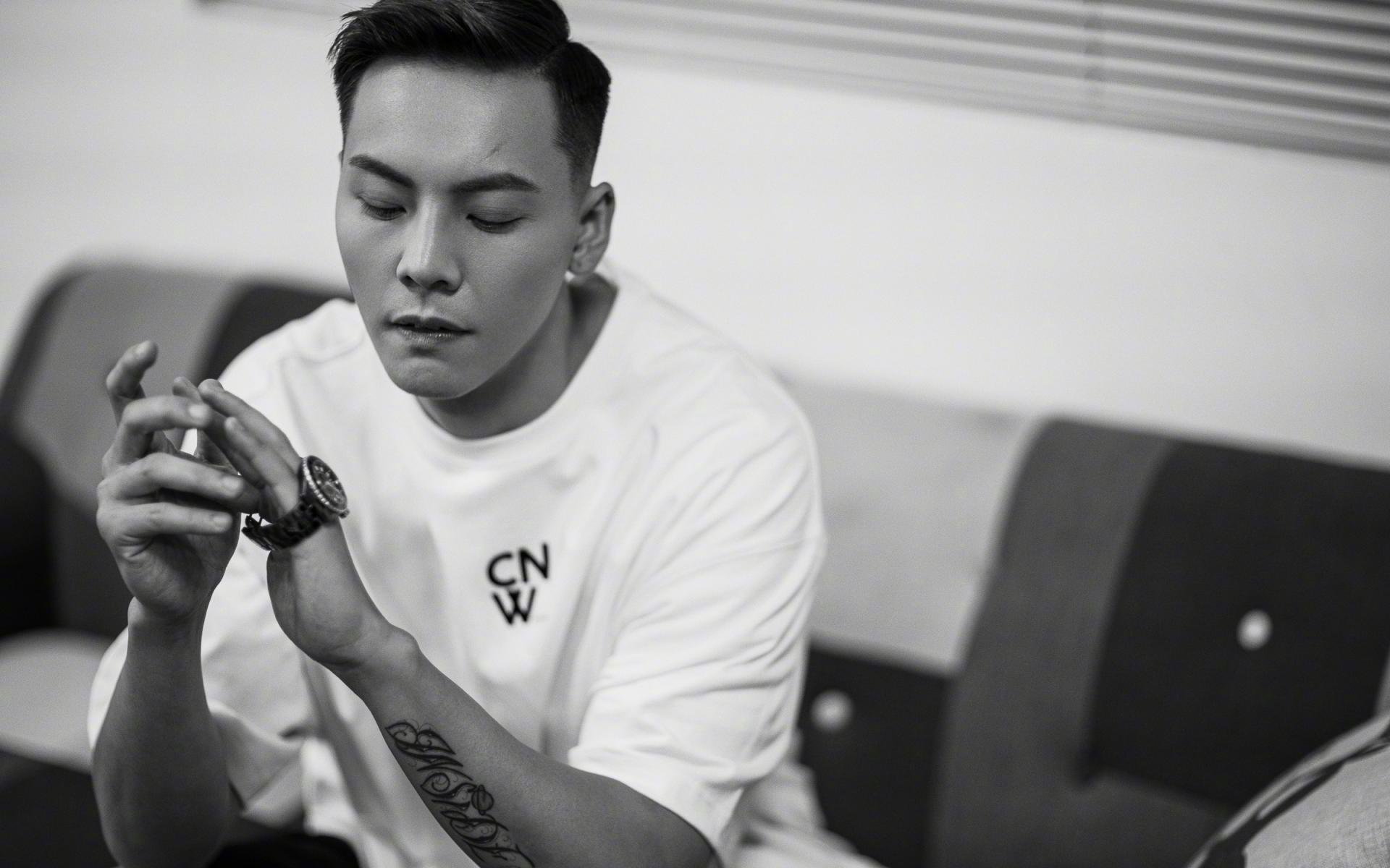 当多特蒙德战车碾过巴拉圭，NBA总决赛响起苏亚雷斯的战歌，体育精神的时空交响